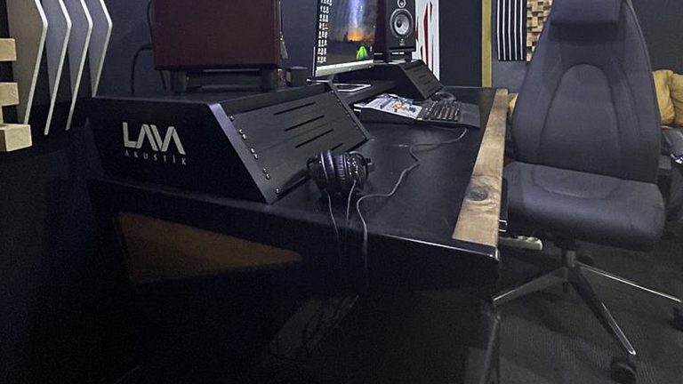 Ekolam Desk – by Lava Akustik